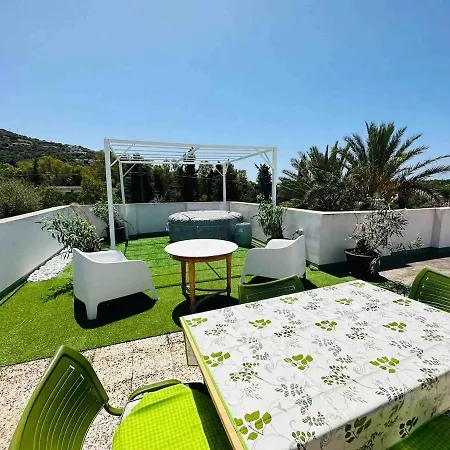 Villa Elegante Daniela Quartu SantʼElena